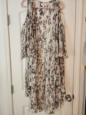 JJ Boutique Cold Shoulder Floral Chiffon Kimono Cream/Brown Sheer High-low XL